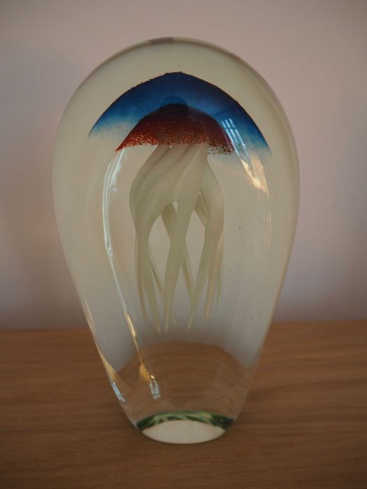 Szklany przycisk do papieru na biurko meduza wys.16 cm