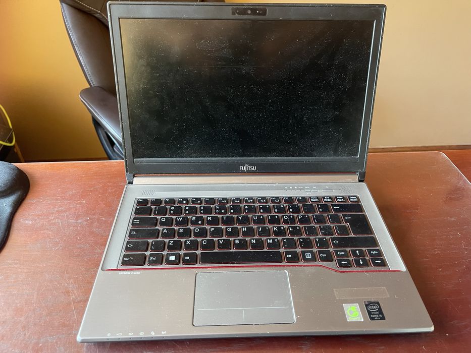 Laptop Fujitsu Lifebook E744 14”