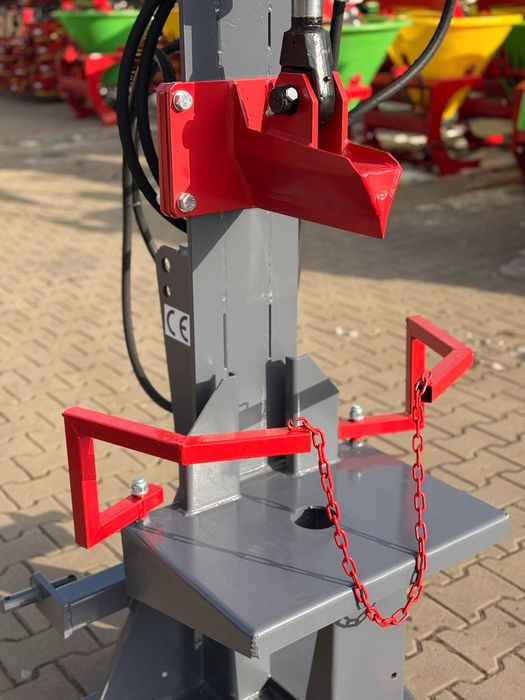 Łuparka pionowa do drewna na hydraulikę ciągnika