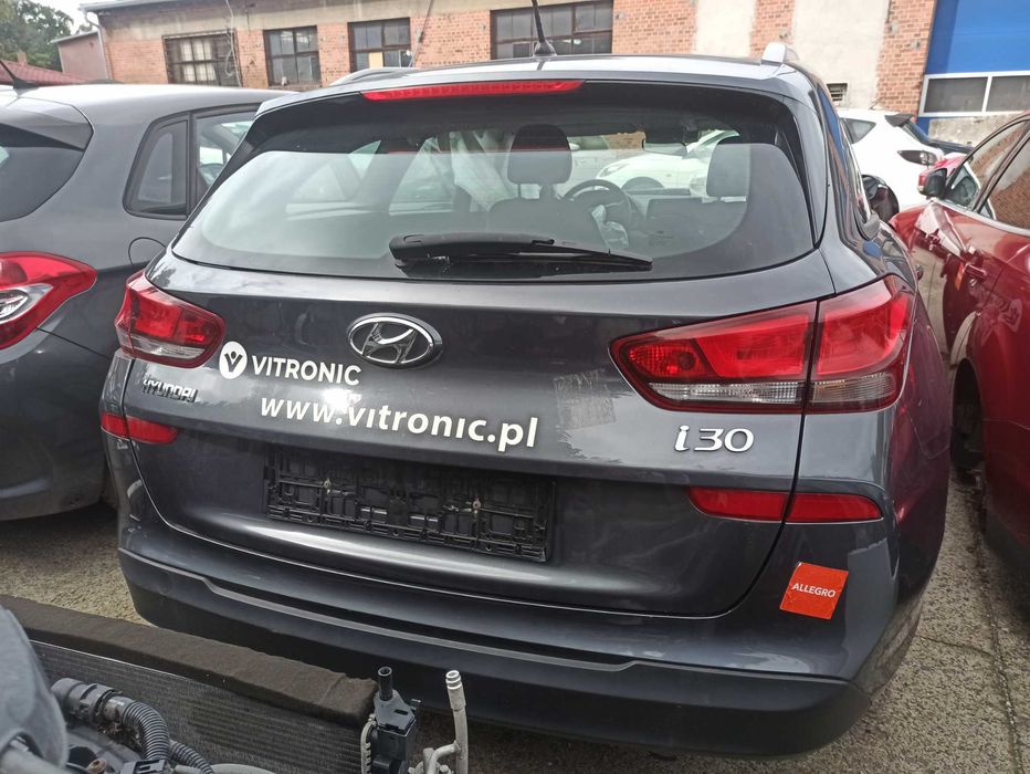 Hyundai I30 III KOMBI kolor Z3G samochody na części