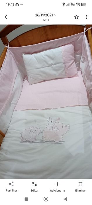 Berço para bebê.