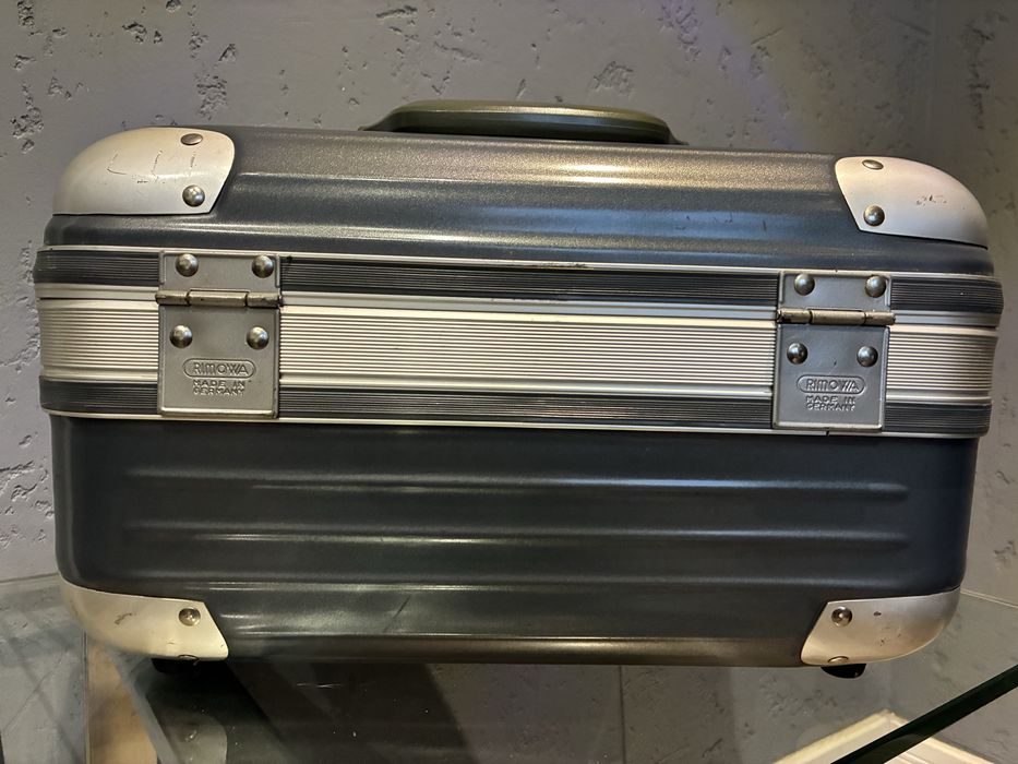 Rimowa kuferek kosmetyczny