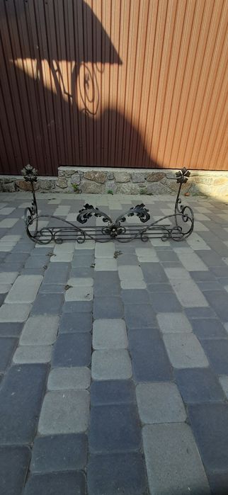 Підставка стійка під вазони кована металева
