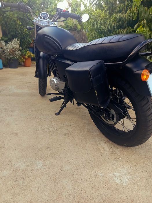 Café Racer  RAW 125