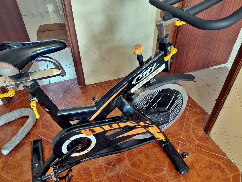 Bicicleta Profissional Indoor - Cycling/Spinning BH