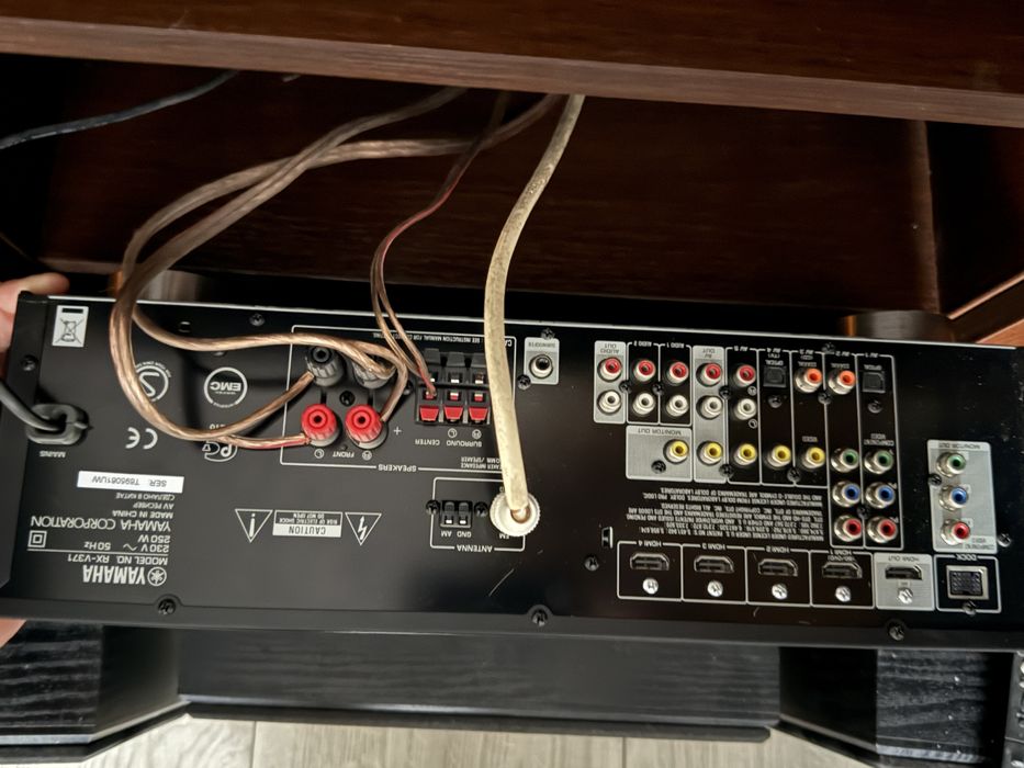 Kino domowe Yamaha RX-V371 z kolumnami