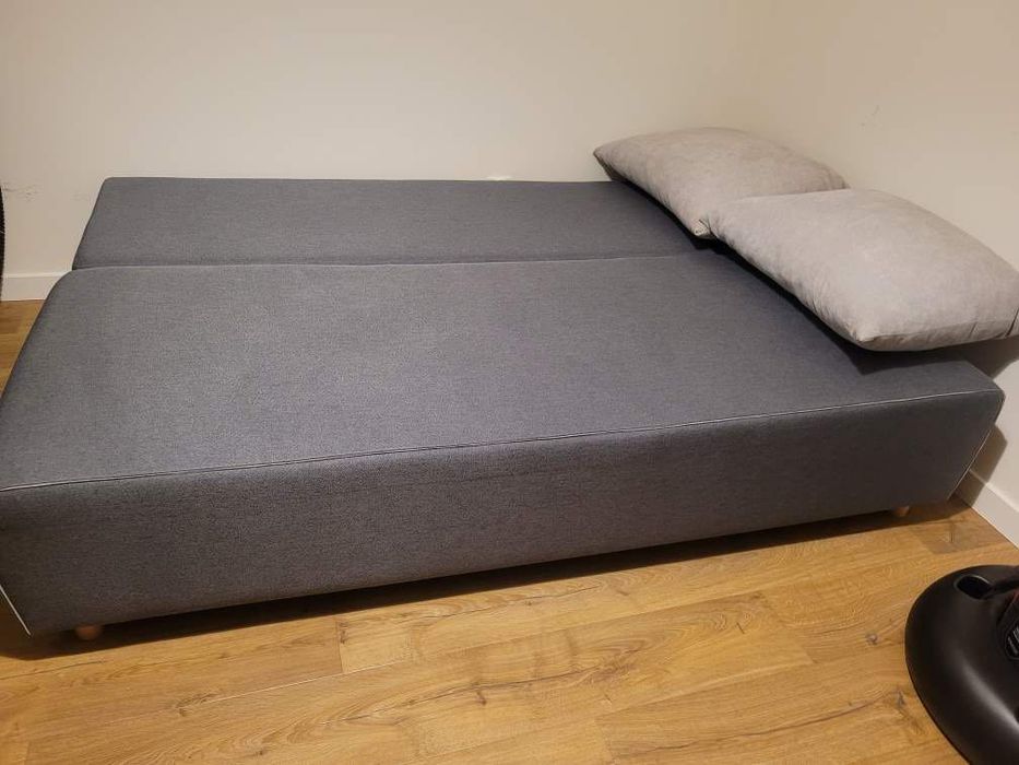 Sprzedam szarą sofe