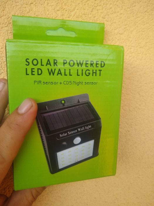 Sprzedam lampę solarną LED z czujnikiem ruchu i zmnieszchu