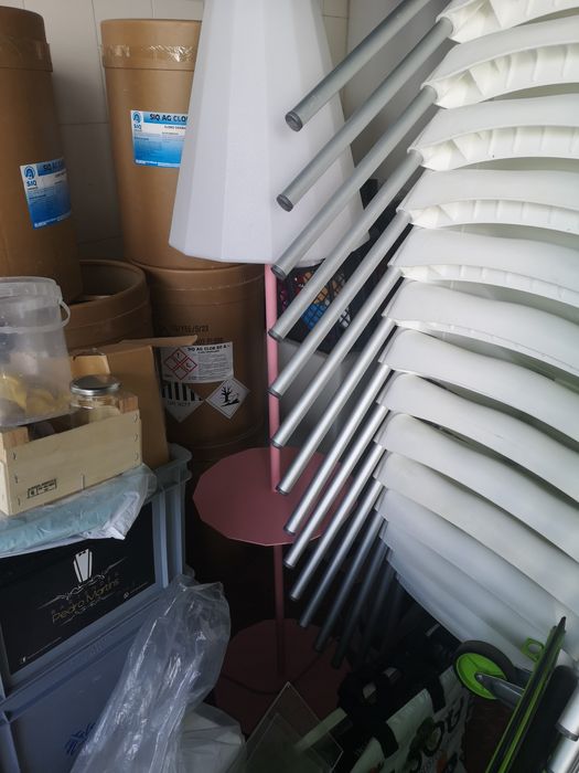 Candeeiro solar com luz e entrada USB NOVO