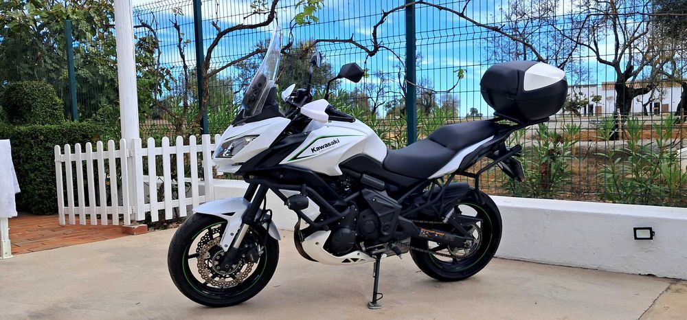Kawazaky Versys 650 muitos extras