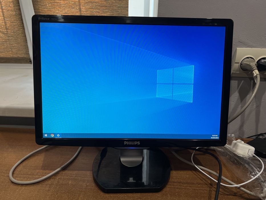 Монитор Philips 190CW9