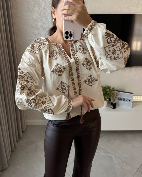 Вишиванки великий асортимент, є парні