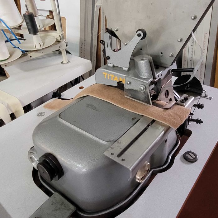 owerlok titan maxiket do dywanikow samochodowych,grube szycie