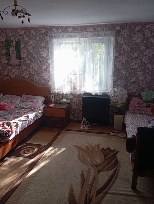 Продаж будинку з земельною ділянкою
