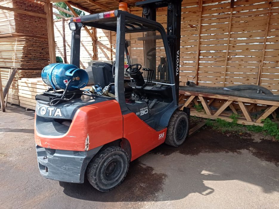 Навантажувач вилковий Toyota 02-8FGF30