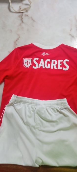Equipamento Benfica
