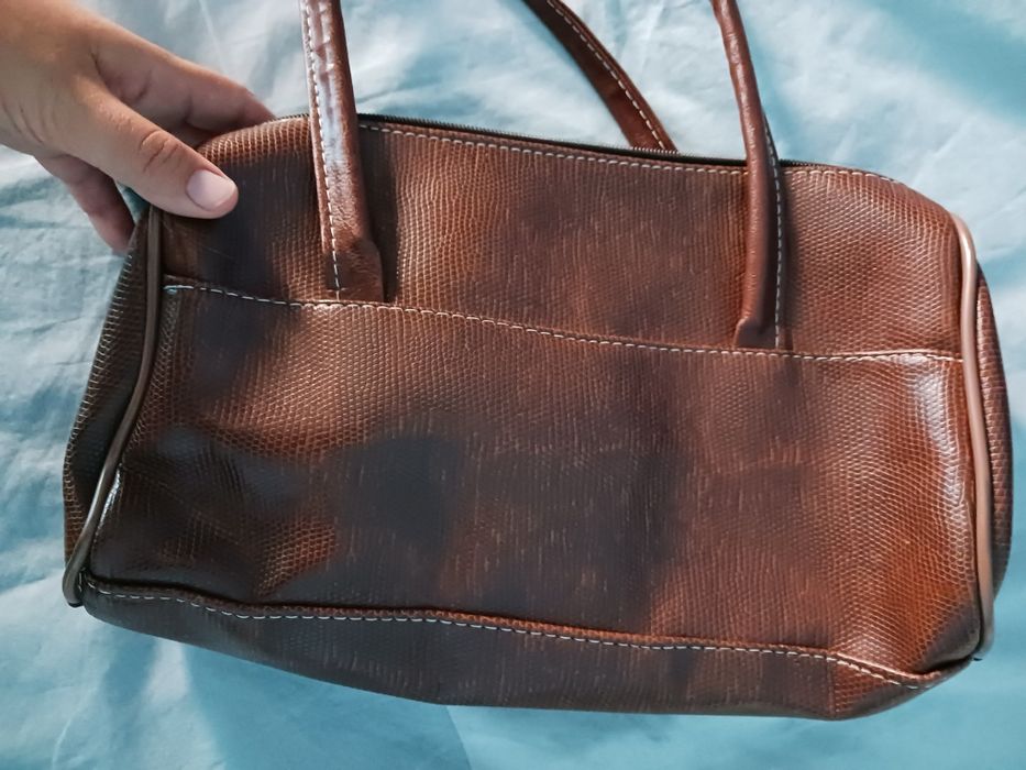 Mala de senhora castanha