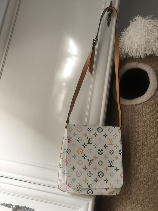 Louiss Vuitton multicolor biala