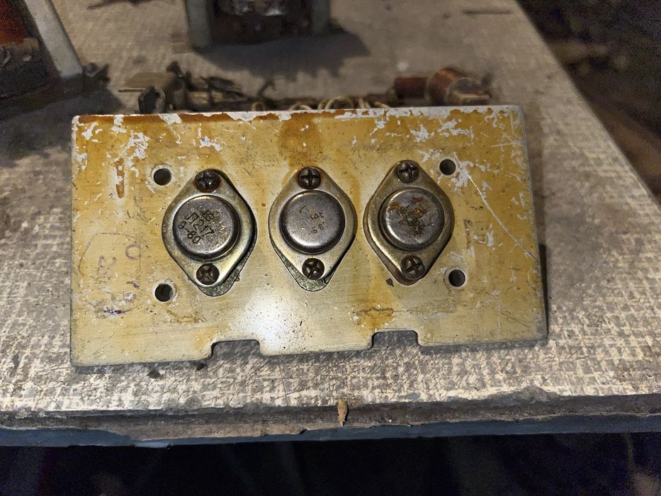 Radzieckie tranzystory germanowe (10zł za sztukę).