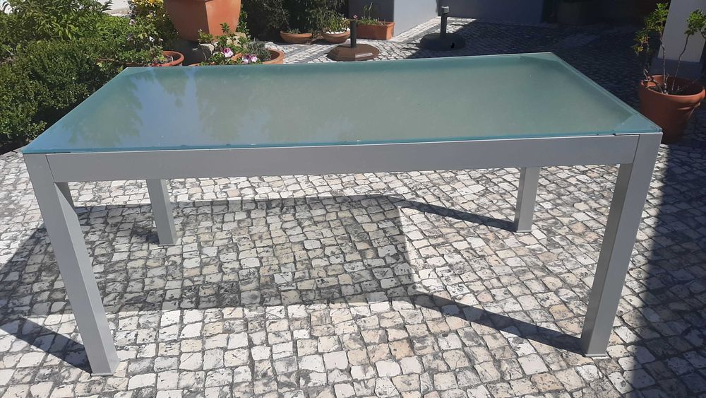 Mesa cozinha/sala e 5 cadeiras