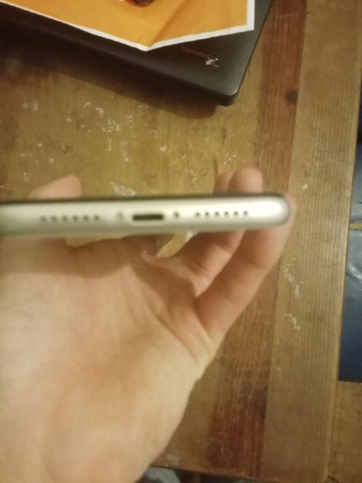 iPhone 11 64jg  sem riscos