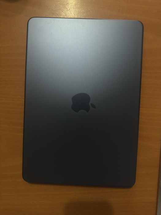 MacBook NEO (512gb) 100% Baterii