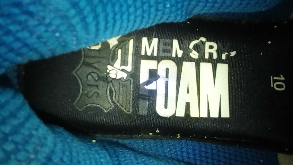 Продаю брендові чоловічі кросівки в гарному стані.  По устілці 28 см.