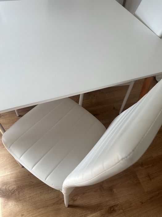 Mesa jantar branca 4 cadeiras + movel