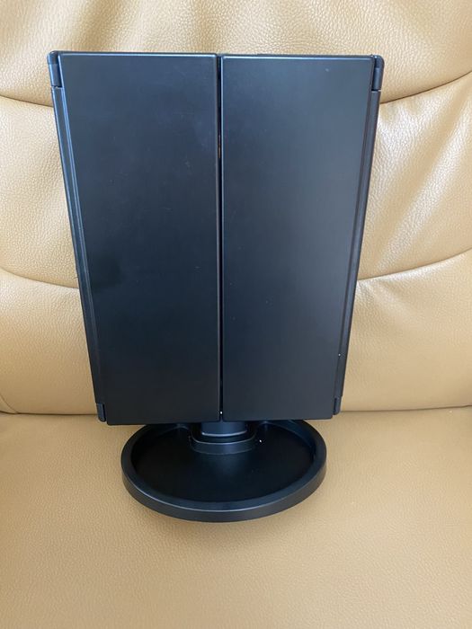 Зеркало с подсветкой косметическое