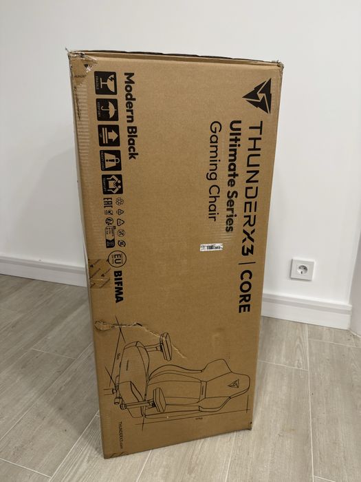 Cadeira Gaming ThunderX3 Core Ultimate Series Gaming - Ainda Fechada