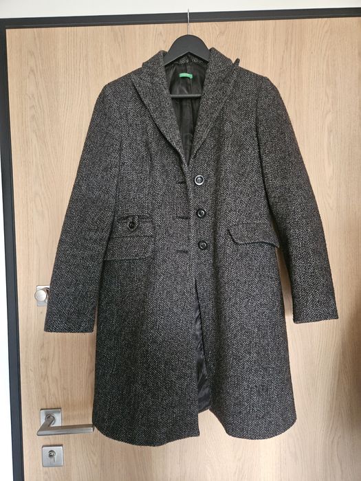Wełniany szary płaszcz United Colors of Benetton