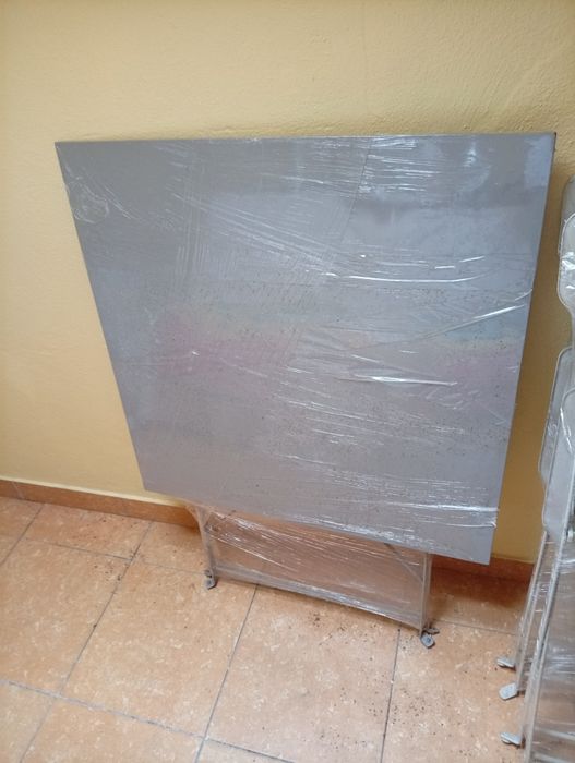 Mesa metálica com 2 cadeiras