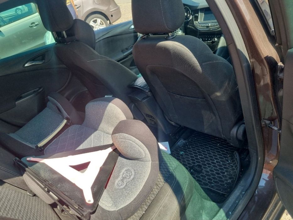 Opel Astra 1.6 biturbo uszkodzony  lewy przód