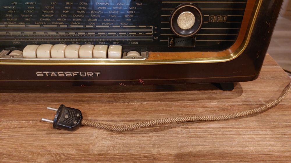 Zabytkowe radio lampowe RFT Stassfurt Diamant II 8E158-I