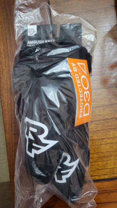 Joelheiras Race Face Ambush NOVAS