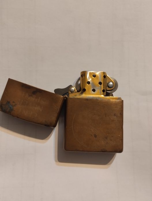 Zapalnicz Zippo z 2005