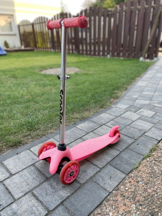 Hulajnoga- trzykołowa