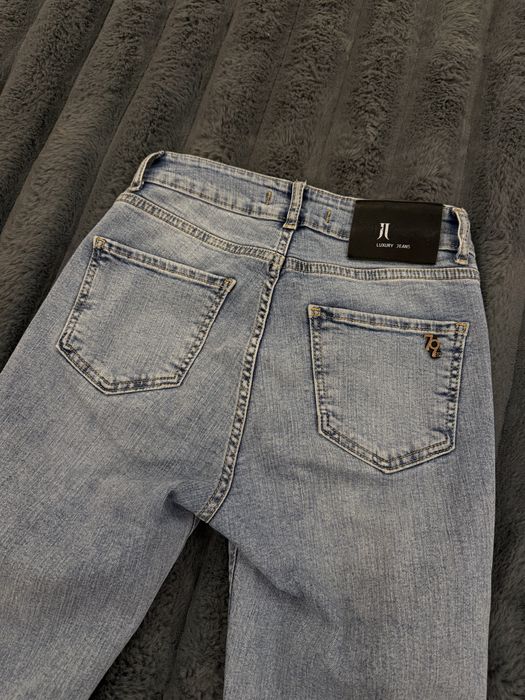 Джинси з розрізами, 27 розмір