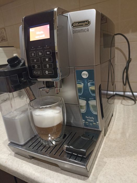 Кавомашина Delonghi dynamica