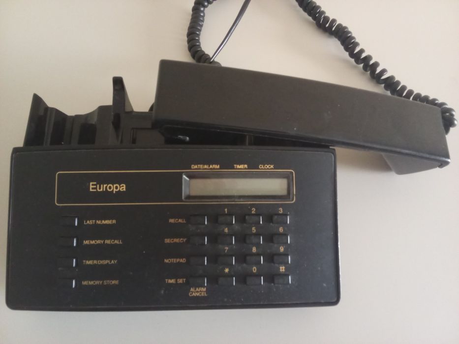 Telefon stacjonarny całość na zdjęciu