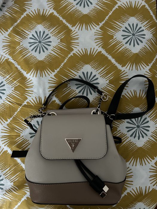 Mochila Guess comp nova64730293305729121