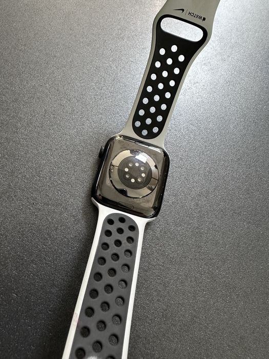 Apple Watch S 7 45 mm Nike