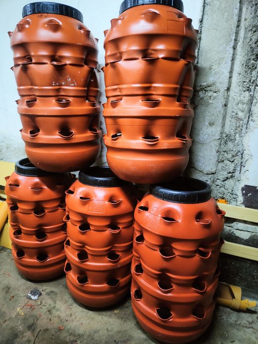 Beczki 220l na deszczówkę lub do przechowywania różnych rzeczy;)