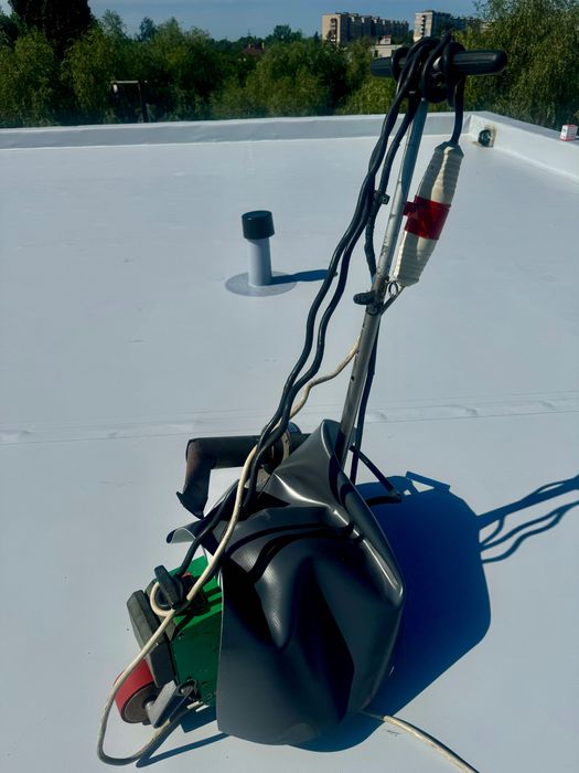 Монтаж ПВХ мембраны кровельные работы и гидроизоляция