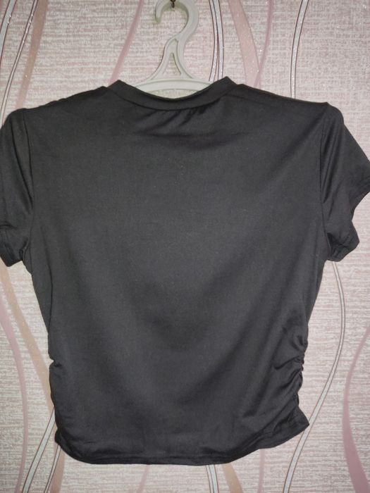 Класична базова футболка