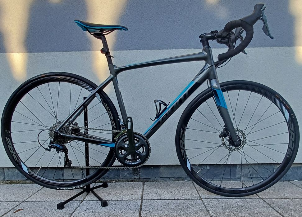 Rower Szosowy Giant Contend SL r.52