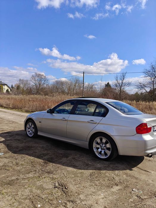 BMW E90 320i sprzedam