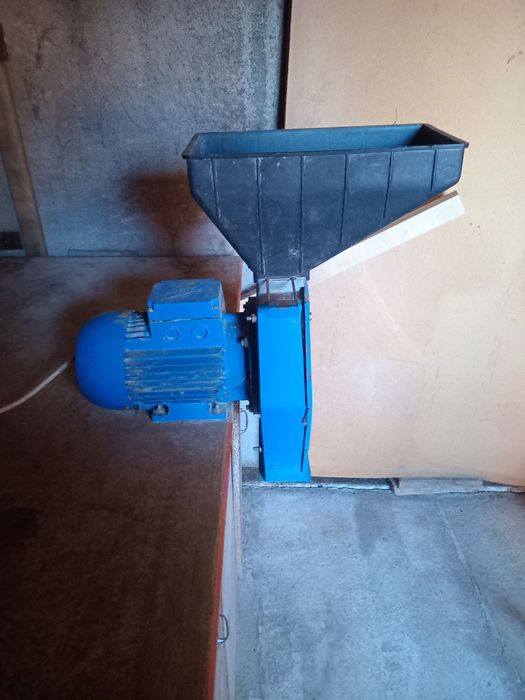 Продам млинок зерноподрібнювач