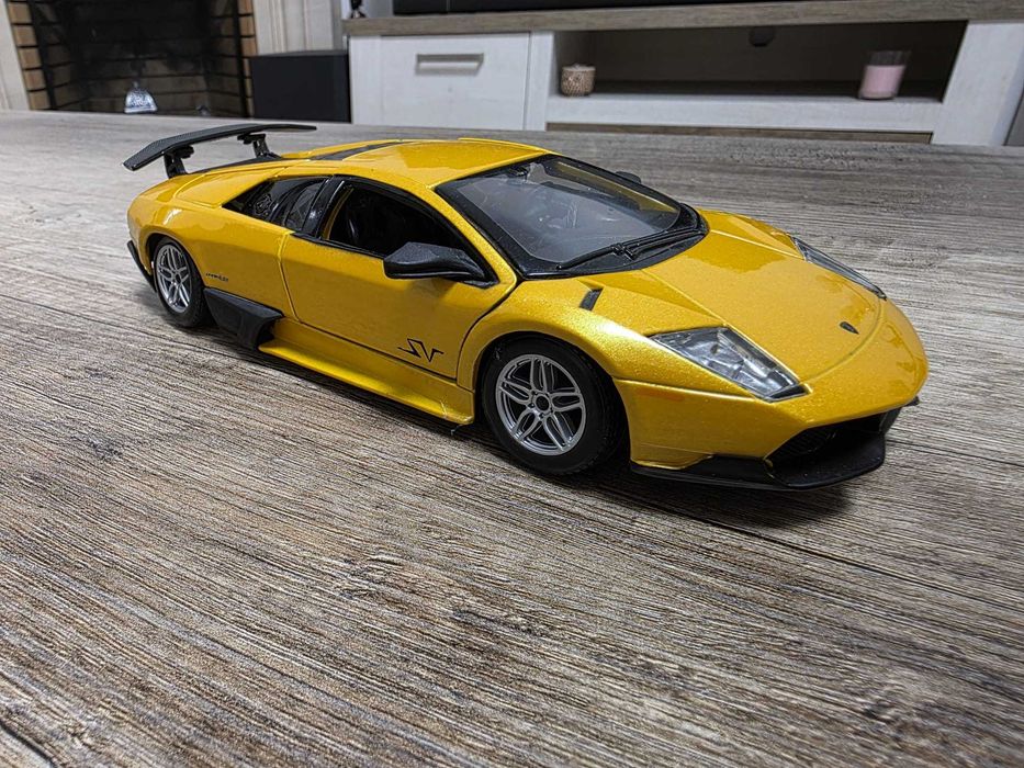 Lamborghini LP670-4 1:24