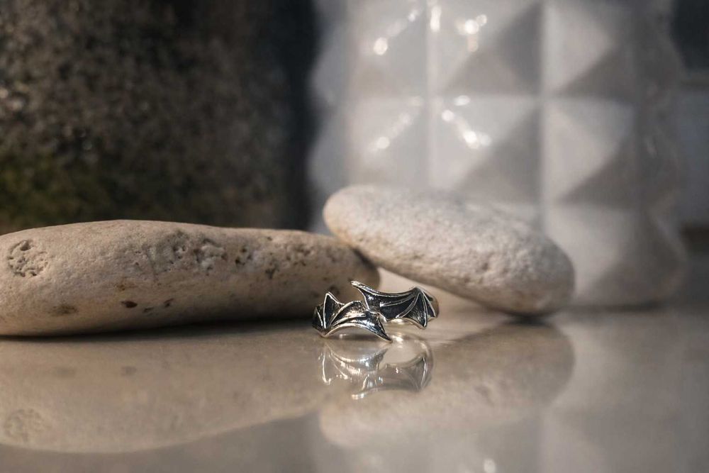 Pierścionek skrzydła Chrome Hearts style